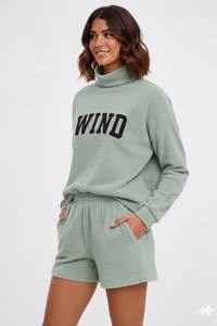 Ensemble col montant et short personnalisé pour femme – Tissu de haute qualité, écologique, respirant, séchage rapide – Style streetwear hiver - Product Image 4