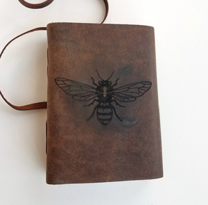 Diario de Cuero Honey Bee, Personalización Gratuita, Diario de Cuero de Búfalo en Blanco de 5" x 7" con Opción de Papel Rayado y Sin Rayas - Product Image 3