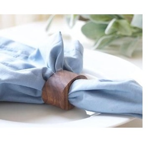 Ensemble d'anneaux de serviette faits à la main en bois naturel, design nordique, accessoire de table durable pour mariage et dîner par curio Craft - Product Image 1