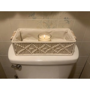 Ensemble de 2 paniers en macramé blancs faits à la main, parfaits pour organiser la chambre, gardent les essentiels et accessoires de chevet bien rangés - Product Image 4