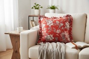 Housse de coussin carrée en satin floral de qualité supérieure avec fermeture à cordon en rouge hibiscus pour hôtel et usage domestique - Product Image 4