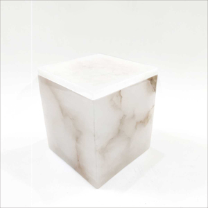Candelabro de Alabastro Hecho a Mano Contemporáneo con Acabado Brillante, Linterna de Mesa de Lujo Duradera para Decoración del Hogar y Bodas - Product Image 4