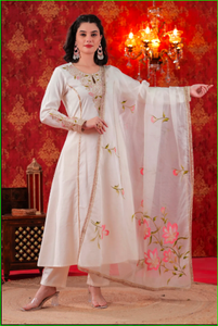 Conjunto de Kurta y Dupatta en Línea A, Pintado a Mano con Perlas Suaves - Product Image 5