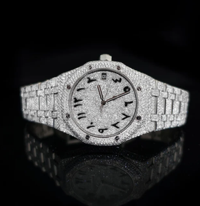 Montre de luxe en acier inoxydable de haute qualité avec mouvement à quartz et bracelet entièrement serti de diamants Moissanite VVS pour hommes et femmes - Product Image 3