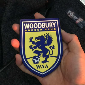 Nouvel Arrivage Écussons en PVC 3D en caoutchouc gaufré, durables et de haute qualité, Écussons logo en caoutchouc souple gaufré 2026 - Product Image 2