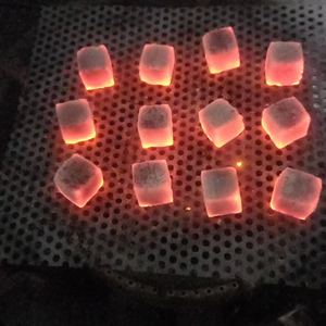 ถ่านกะลามะพร้าวเกรดพรีเมียมสำหรับบุหรี่ฮุคก้า: ให้ความร้อนที่เชื่อถือได้และยาวนาน - Product Image 1