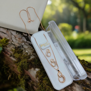 Ensemble de bijoux fantaisie avec pendentif en chaîne plaqué or et pierres autrichiennes - Product Image 3