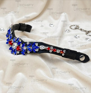 Bride de luxe en cuir noir avec cristaux rouges et bleus en forme de V et strass pour cheval - Product Image 5