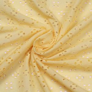Tissu en coton tissé respirant et léger, brodé à l'œillet, très demandé pour la confection de robes, kurtis et hauts pour filles et femmes - Fil peigné - Product Image 2
