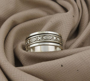 Anillo de Plata de Ley al por Mayor con Engaste de Bisel, Diseño de Cruz Simple con Logotipo Personalizado, Joyería Cristiana, Idea de Regalo para Hombre - Product Image 2