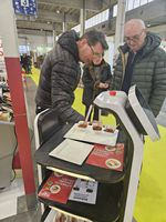 Robot de livraison autonome Mi City 2026, plateau stable multi-niveaux, charge de 40 kg, robot de service intelligent pour restaurant
