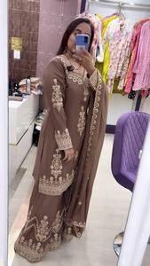 Ensemble de costume pakistanais brodé marron avec dupatta |   Ensemble Kurta et pantalon ethnique de créateur pour femmes, tenue de fête - Product Image 6