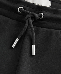 Shorts Bermuda Noirs pour Hommes de Haute Qualité, Taille Mi-Haute, Fermeture à Cordon, Poches Latérales Zippées, Décontractés, Tricotés, Couleur Unie - Product Image 4