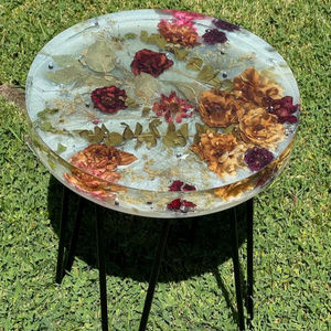 Table basse en résine personnalisée pour bouquets de mariage, baby showers, anniversaires, etc. - Product Image 1