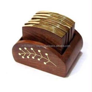 Juego de Posavasos Redondos de Resina y Madera con Incrustaciones de Latón, Estilo Lujoso, Duradero, 100 mm de Diámetro, 10 mm de Grosor, Marca Live Edge Studio - Product Image 2