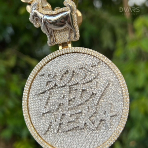 จี้รูปแพะประดับมอยส์ซาไนต์ทรงระฆัง พร้อมโลโก้สั่งทำ ตัวอักษรชื่อประดับเพชรเต็มตัว  ทำจากเงินแท้ 925  หรูหรา ได้รับการรับรอง - Product Image 4