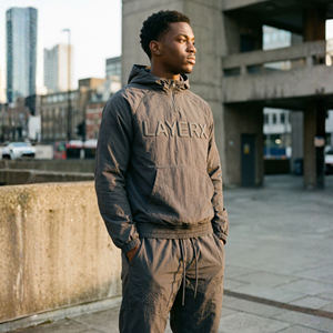 Conjunto de Chándal Personalizado para Hombre 2026 de Gran Venta: Cortavientos de Nylon Estampado, Lavado Ácido, Bordado Vintage, Sudadera Holgada 2 en 1 y Pantalones - Product Image 2