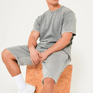 Ensemble T-shirt et short vintage surdimensionné pour homme, délavé à l'acide, avec impression graphique DTG personnalisée, en coton respirant sans coutures, style streetwear - Product Image 4