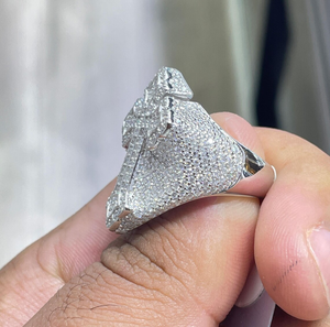 Anillo de lujo de plata de ley maciza chapado en oro rosa con cruz octogonal de moissanita helada para mujer, estilo clásico hip hop con banda de escudo. - Product Image 4