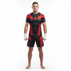 Ensemble d'entraînement personnalisé pour hommes : Rashguard et short de compression pour le MMA - Product Image 3