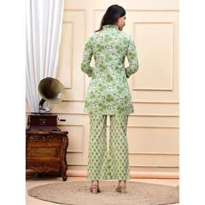 Aarti Fashion – Ensemble Salwar décontracté en crêpe pour femme, haut respirant à manches trois-quarts et col en V, idéal pour le quotidien printemps/été - Product Image 2