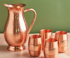 Ensemble de carafes en cuivre pour un service d'eau sophistiqué en intérieur, ensemble métallique avec verres, durable, réutilisable, pour cuisine et salle à manger. - Product Image 5