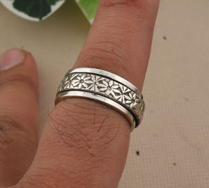 Wholesale 925 Sterling <b>Silver</b> Bezel Setting Self Design Flower <b>Band</b> Ring Textured Floral Patterned <b>Wedding</b> Party <b>Bands</b> Women - Product Image 6