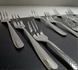 Ensemble de fourchettes à dîner en acier inoxydable durable, design moderne, personnalisable, pour fêtes et buffets - Product Image 1