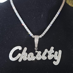 จี้ห้อยคอโมอิสซาไนต์แบบ Ghost Name ประดับเพชรแบบ Iced Out สไตล์สคริปต์ สร้อยคอฮิปฮอปสั่งทำได้ เครื่องประดับสตรีทแวร์ส่วนบุคคล ของขวัญสำหรับผู้ชายและผู้หญิง - Product Image 2
