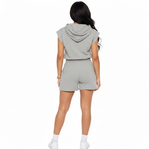 Vente flash : Ensemble de 2 pièces pour femmes, pantalon d'été, 100% coton, respirant, t-shirt décontracté et short avec capuche - Product Image 4