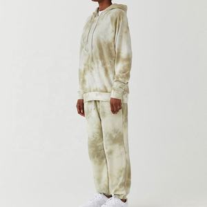 ชุดวอร์มฤดูหนาวผ้าฝ้ายสีพื้นแบบสั้นสำหรับผู้หญิง ปี 2025 แบบกำหนดเองได้ หลายสี ขายส่งจากโรงงาน รับทำโลโก้ตามสั่ง - Product Image 3