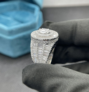 Anillo de compromiso para hombre con moissanita helada de corte baguette, estilo Hip Hop, de plata de ley 925 chapada en rodio, anillo grande de campeonato estilo rapero - Product Image 4