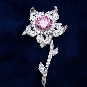 เข็มกลัดดอกไม้หรูหรา เงินแท้ 925 ประดับเพชรโมอิสซาไนต์หลากหลายรูปทรง เครื่องประดับสำหรับผู้หญิง สวมใส่ในงานเลี้ยงอย่างสง่างาม ของขวัญ เครื่องประดับเสื้อผ้า - Product Image 5