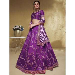 Ensemble Lehenga Choli semi-cousu en soie brodée violet doux pour femme, tenue de fiançailles élégante pour occasions spéciales - Product Image 6