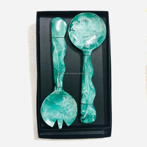 Ensemble de couverts à salade en résine de conception américaine de couleur verte avec de nouveaux outils de serveur à salade de conception et d'emballage faits à la main - Product Image 5