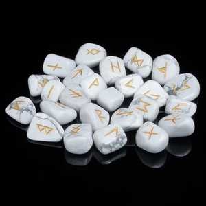 Piedras Rúnicas de Gemas Blancas Facetadas y Pulimentadas con Símbolos Dorados, Piedras de Cristal de Forma Irregular, Decoración para el Hogar, Coleccionables - Product Image 1