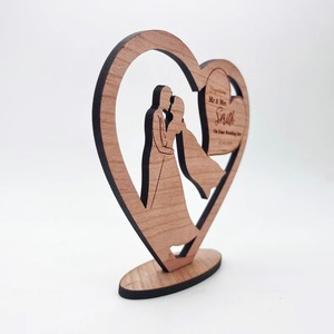 Figura Decorativa de Madera con Corazones y Detalles Plateados, Adorno Romántico para Mesa, Decoración de Interiores, Regalo - Product Image 2