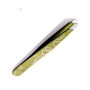 Pinzas para Cejas con Diseño de Corazón, Punta Curva, Acero Inoxidable, Ecológicas, Modernas, Duraderas, Precisión en el Aseo, Color Rosa - Product Image 3