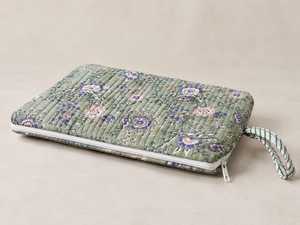Floral Printed Quilted Waterproof <b>Laptop</b> Sleeve with Zipper Closure Classic Style <b>Protective</b> <b>Case</b> for <b>Laptops</b> Cotton - Product Image 2