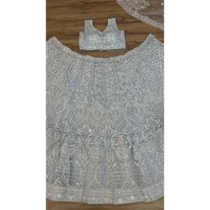 Lehenga Choli de Diseñador para Fiestas, Ropa India y Pakistaní con Lentejuelas y Bordado - Product Image 5