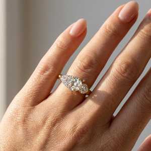 Precioso Anillo Toi Et Moi con Diamantes de Corte Pera y Redondo de 2.01CT, Oro Sólido de 14K, Regalo Romántico para Aniversario de Bodas para Ella - Product Image 3