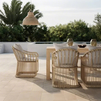 Ensemble de tables et de chaises d'extérieur tout temps Canapés de patio en rotin tissé Meubles de jardin Ensemble de salle à manger d'extérieur en teck