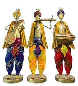 Juego de Figuras Metálicas de Músicos Tradicionales de Rajastán (Set 3) Diseño Art Deco, Florero Móvil para Mesa, Ideal para Diwali y Bodas - Product Image 1