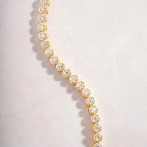 Bracelet tennis en or jaune pour femme, diamants ronds taille brillant sertis clos, classique pour le quotidien - Product Image 3