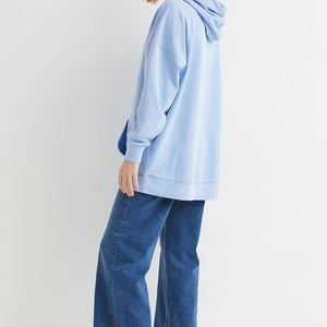 Sudadera con capucha corta informal para mujer, de color liso o estampada, anti-bolitas, de invierno, con bolsillos bordados delanteros y manga larga de punto. - Product Image 3