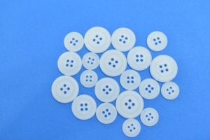 Best Selling Green PE <b>Button</b> with Mixed Color 4-Hole Resin Plastic <b>Buttons</b> with Various Sizes 13mm to 20mm Made in Vietnam - Product Image 6