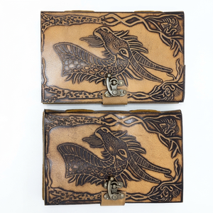 Carnets en cuir à thème dragon gaufré, d'inspiration artisanale rustique, idéaux pour la rédaction de journaux, les cadeaux et les amateurs de fantasy. - Product Image 1