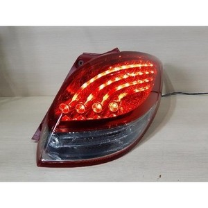 Luz Trasera Derecha para Veloster, Lado Derecho (RH), Usada, 924022V110 - Product Image 3