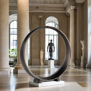 Figurine de sculpture en forme d'anneau en laiton et en aluminium de style vintage Accent décoratif fait à la main pour l'affichage de bureau de table de salon - Product Image 3