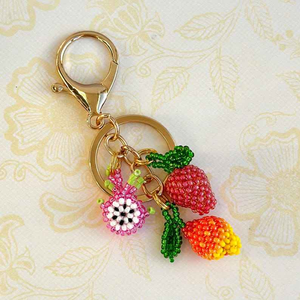 Porte-clés coloré écologique fait main pour femme, motif feuilles, perles et pierres, idéal pour mariage, anniversaire, Fête Nationale - Product Image 4